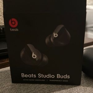 Beats Studio Buds True
Wireless Noise Cancelling Earphones
